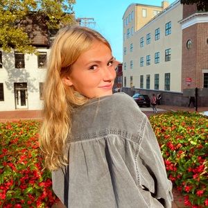 Meet your Posher, Maddalyn